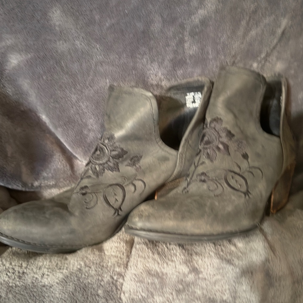 Musse & Cloud leather ankle booties, floral embroidery, Gray